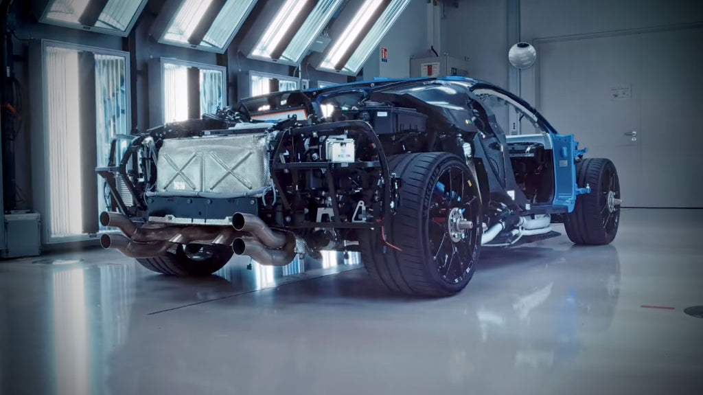 The Bugatti W16 engine: the last of its kind...but just listen to it!!